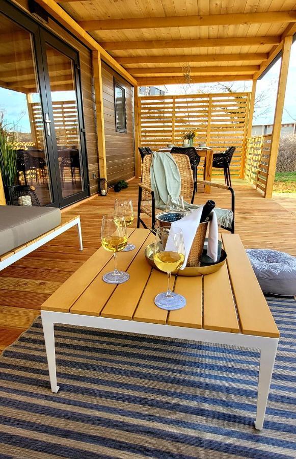 באניולה Mobilehome Elena Premium With Pool, Istria מראה חיצוני תמונה