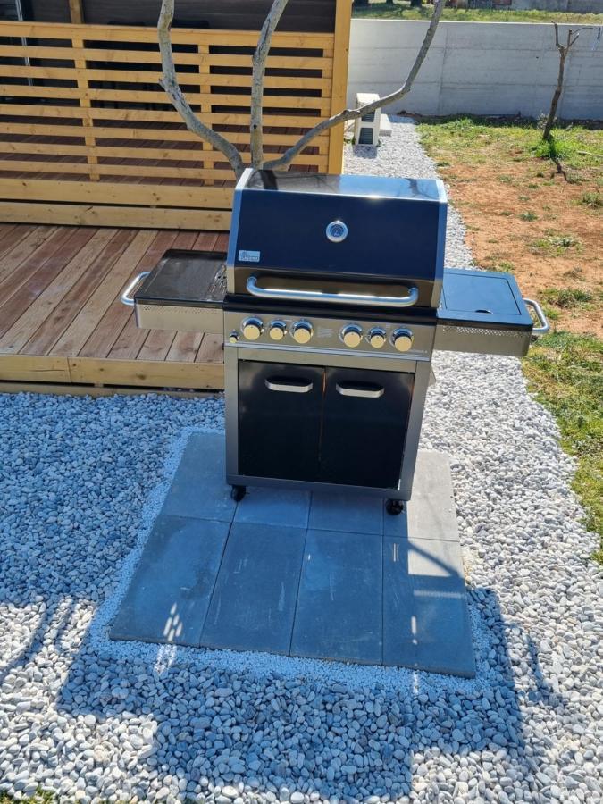 באניולה Mobilehome Elena Premium With Pool, Istria מראה חיצוני תמונה