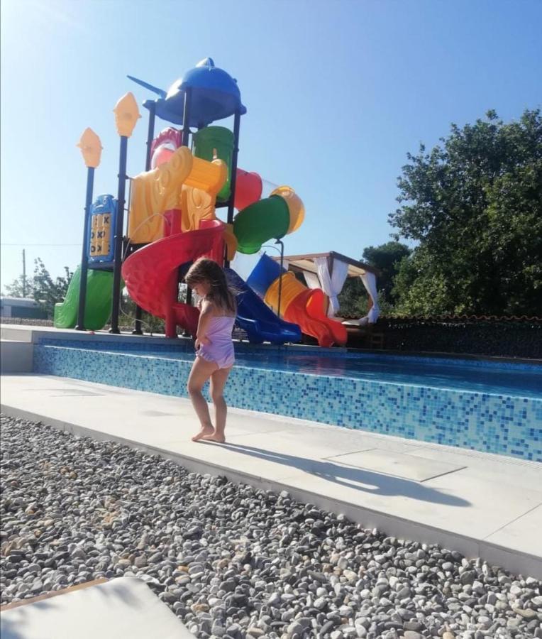 באניולה Mobilehome Elena Premium With Pool, Istria מראה חיצוני תמונה